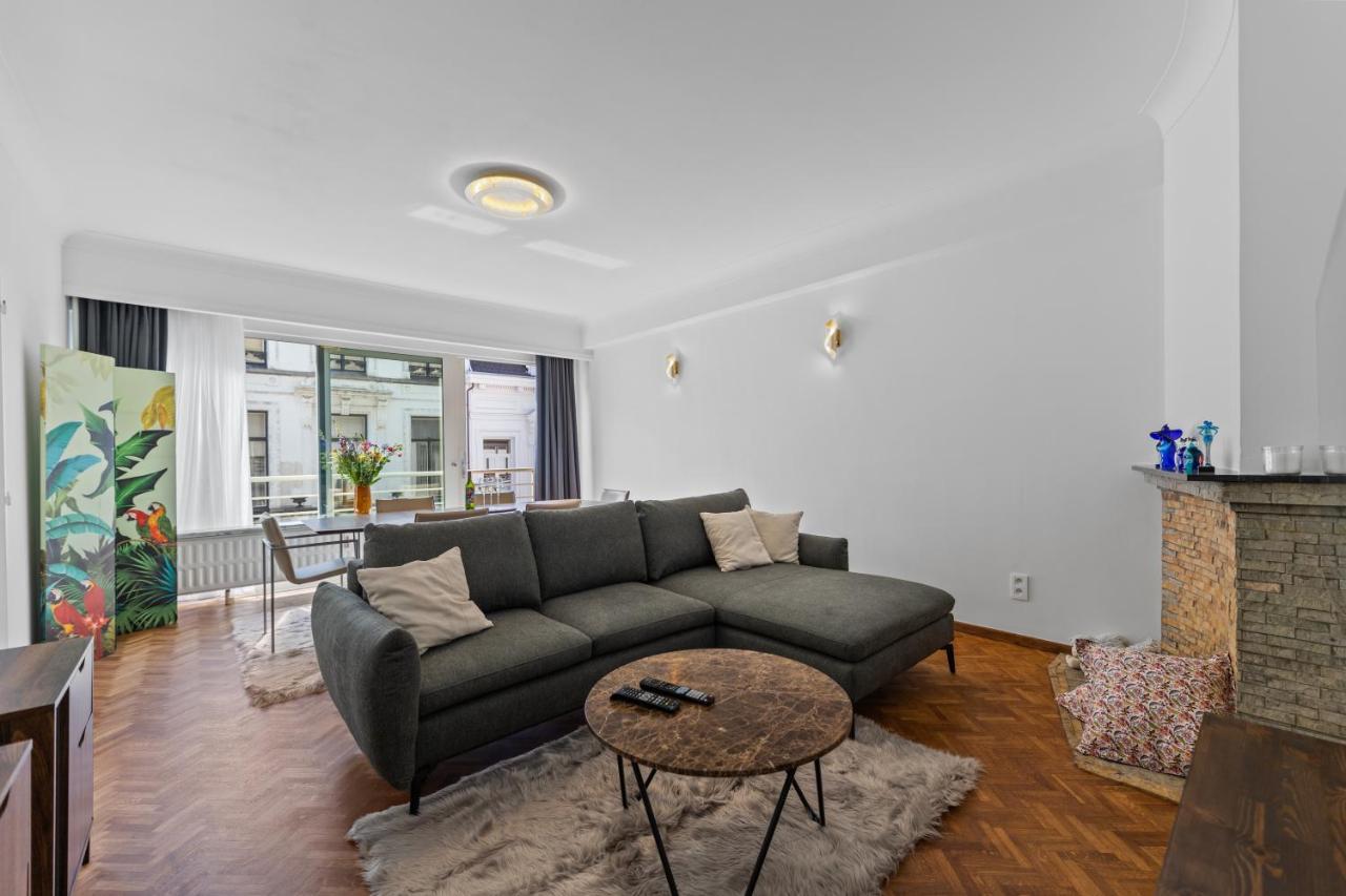 Central & Luminous Apartment Antwerpen Bagian luar foto